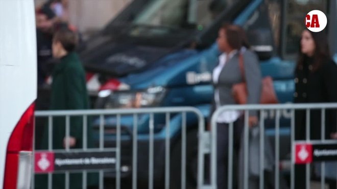 La llegada de la madre de Dani Alves al juicio de su hijo: con familia y la abogada
