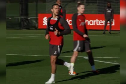 Premier League: Nuevo revs para Thiago Alcantara: reaparece 10 meses despus... y se lesiona