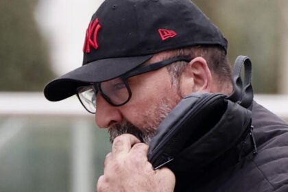 Testimonio de uno de los primeros jefes del asesor de Ábalos: «Despedí a Koldo y me pegó un puñetazo en el pecho»