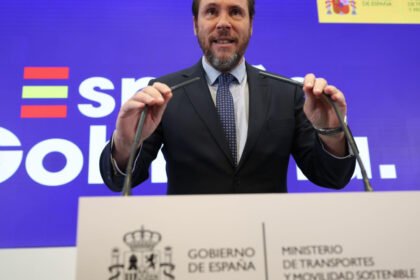 Puente mantiene en Transportes al cargo de Ábalos que la UCO grabó en una negociación de mordidas