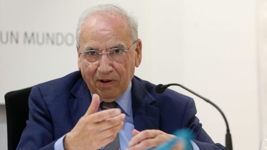 Alfonso Guerra achaca a la amnistía los resultados en las gallegas