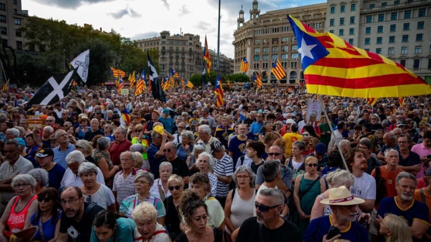 Al 90% de los catalanes les importa más la economía, la seguridad y la convivencia que la ideología, según el CEO
