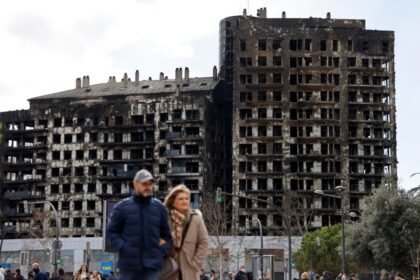 Cataluña prepara grupo trabajo para investigar si hay inmuebles como el calcinado en Valencia