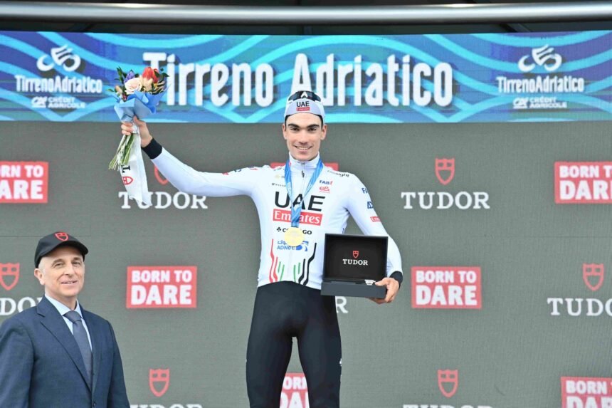 'Ayusazo' en la Tirreno Adritico: se impone a Ganna y Vingegaard en la crono para colocarse lder