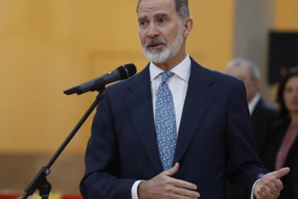 El Rey, a los niños: «Habéis puesto valores muy altos, procuraré no defraudaros»