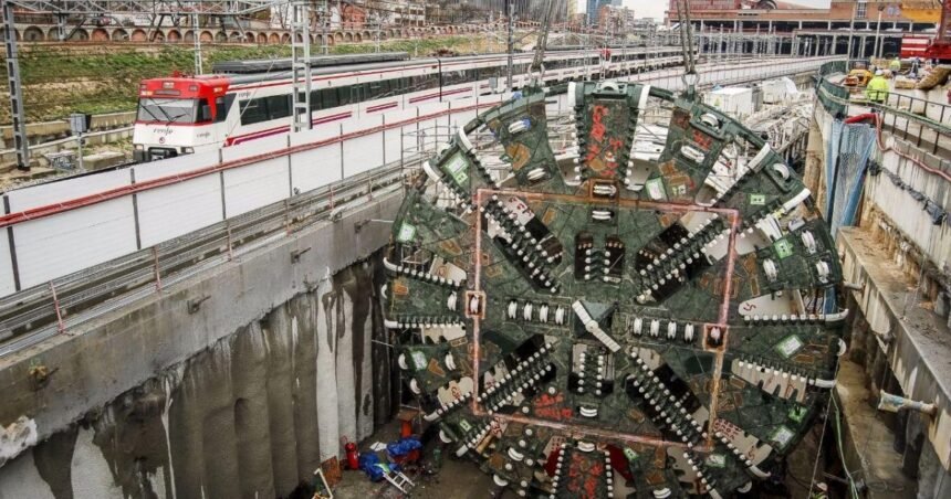 Así funciona la inmensa tuneladora de Metro de Madrid que opera en la Línea 11