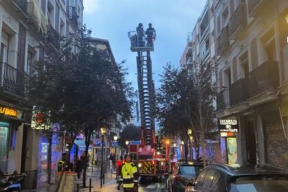 La lluvia y los fuertes vientos en Madrid provocan más de 100 salidas de bomberos