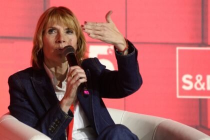 Moret (PSC) afirma que no serán "sectarios" ni vetarán a nadie en posibles pactos tras el 12M