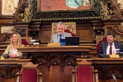 Collboni pierde la cuestión de confianza y reta a la oposición a proponer otro alcalde