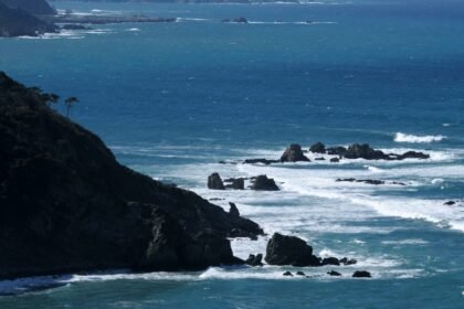 Dos muertos al caer al mar y ser arrastrados por las olas en Asturias