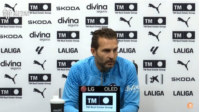 Valencia CF: Baraja no lo entiende: "¿Por qué se cambia el horario del Barcelona? Hay que cuidar más a nuestros aficionados"