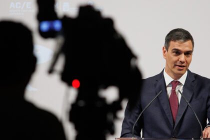 Continúa la gira mediática de Sánchez tras visitar el Valle de los Caídos