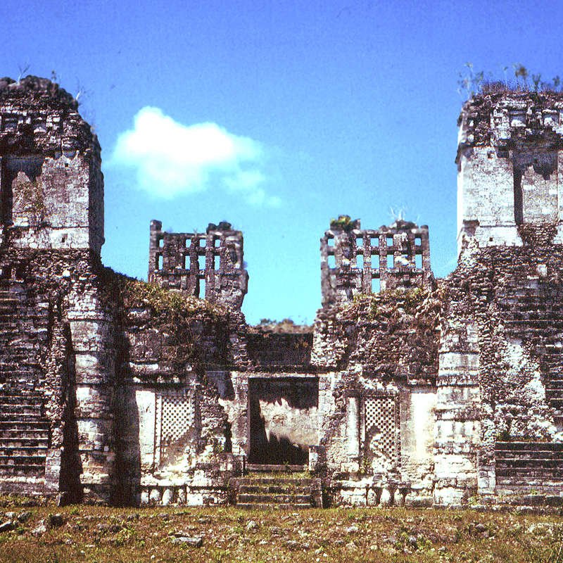 Imagen de las ruinas de Río Bec en Campeche, abandonado por los mayas por razones que aún se desconocen.