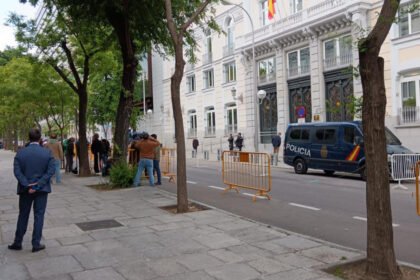 Pinchazo de la manifestación «El golpismo se viste de toga» ante la sede del CGPJ