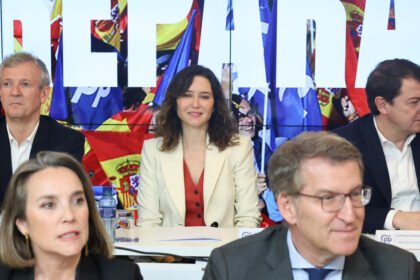 Ayuso, sin miedo a la Comisión del Congreso sobre la compra de mascarillas: «Que me llamen, que les voy a cantar lo más grande»