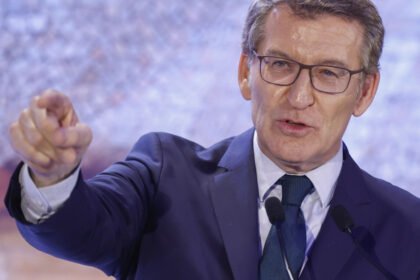 El mensaje de Feijóo frente a un Sánchez doblegado al independentismo