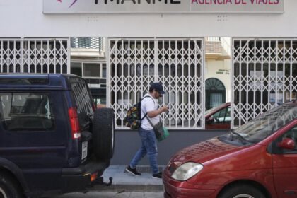 Sin viaje y sin dinero: una agencia de viajes deja en tierra a decenas de clientes