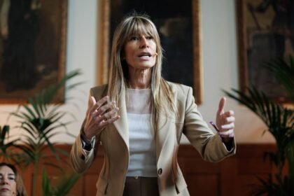 Begoña Gómez, durante un debate en el Ateneo de Madrid.