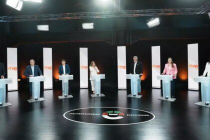 Debatidos, no agitados