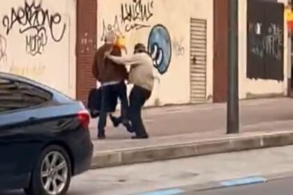 El PSOE denuncia una agresión de manifestantes de extrema derecha al exalcalde de Ponferrada