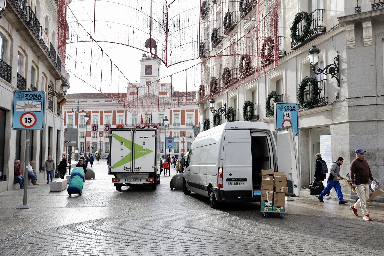 fotografo: Jorge Paris Hernandez [[[PREVISIONES 20M]]] tema: Transportistas. Madrid. Zona de bajas emisiones. ZBE