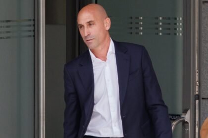 Agentes de la UCO de la Guardia Civil registran el alojamiento de Luis Rubiales en República Dominicana