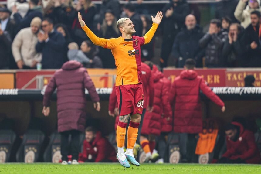El Galatasaray celebra una lamentable Supercopa turca con el abandono del Fenerbahce