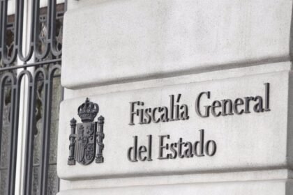 La cúpula fiscal avala la decisión de la 'número dos' de la Fiscalía de pedir archivar la querella de la pareja de Ayuso