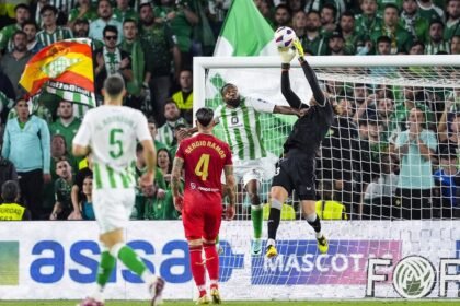 Betis y Sevilla se reparten el derbi y el Villarreal sigue su racha