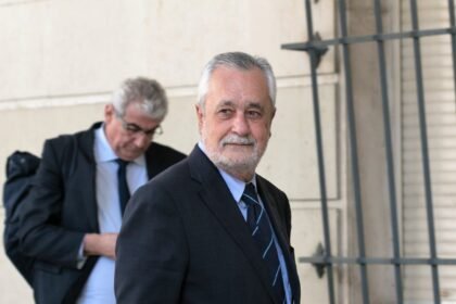 La Fiscalía se opone al indulto a Griñán: no ve "honradez" en su trayectoria y cometió "delitos graves"