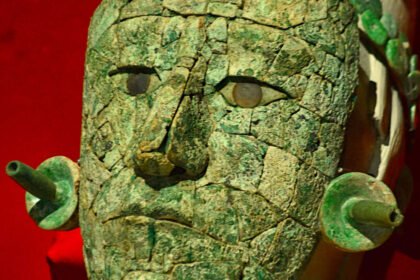 Pakal fue enterrado con una bella máscara fabricada con piezas de jade, un material asociado con la eternidad del alma por su dureza y longevidad. Museo Nacional de Antropología, Ciudad de México.