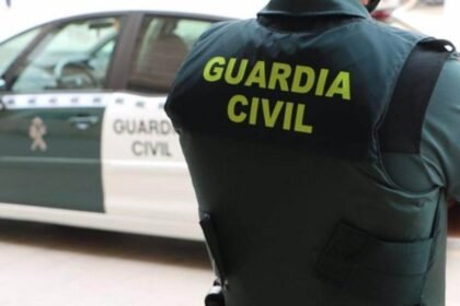 Aparece un niño de cuatro años muerto en Magaluf al quedarse encerrado en la secadora de su casa Guardias Civiles
