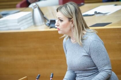 La consejera de Industria denuncia que el plan de Ximo Puig para 'Marie Claire' incluía 600 despidos