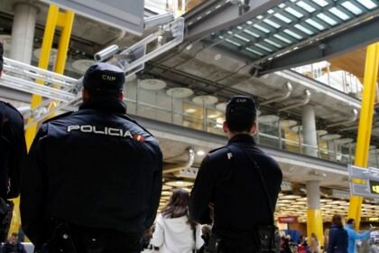Agentes de Policía en el Aeropuerto de Barajas