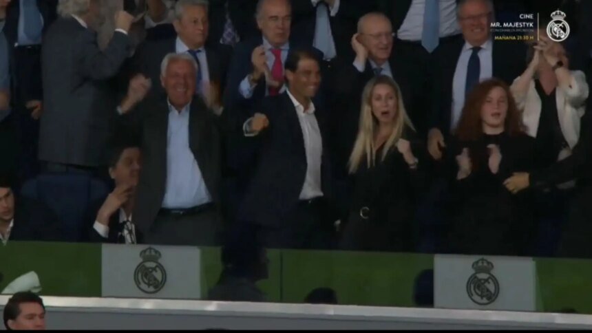 Carlo Ancelotti, técnico del Real Madrid, reconoció que el triunfo en el clásico y aumentar la distancia a once puntos con el Barcelona con 18 por jugarse es un paso muy importante, pero pidió a sus jugadores que no bajen los brazos porque la Liga sigue