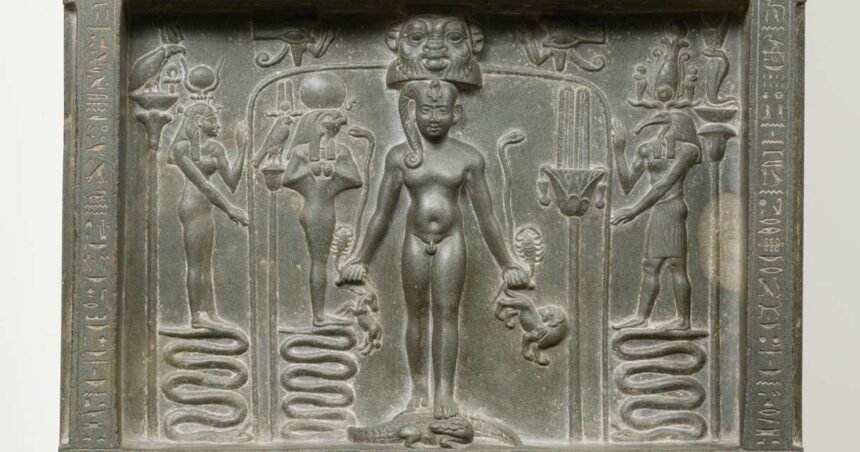 La estela Metternich, conjuros contra los ataques de serpientes y cocodrilos