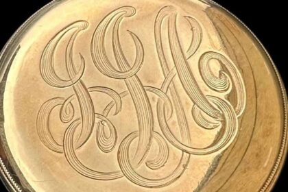 Imagen del papiro en el cual se ha podido leer las indicaciones para encontrar la tumba de Platón.