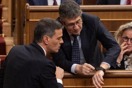 El PSOE veta llamar al Congreso al ciudadano que envió cartas a Sánchez para avisarle de la trama Koldo