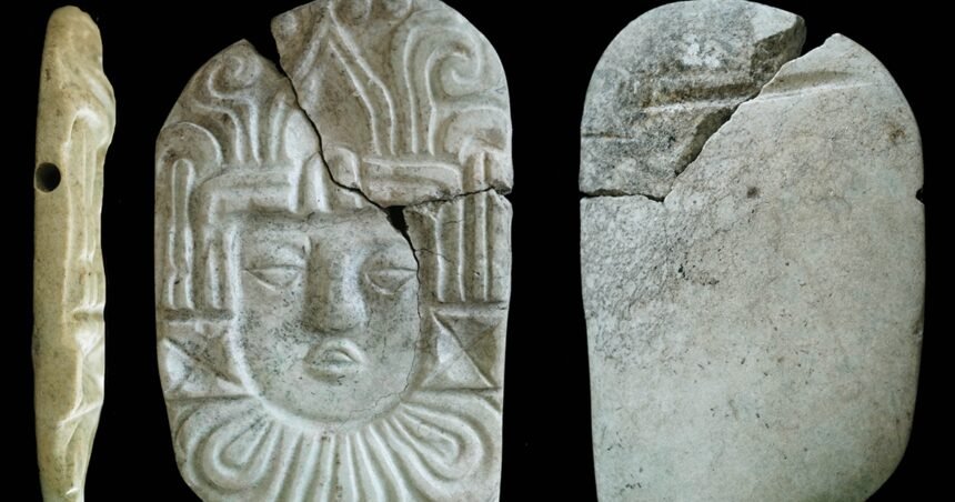 Detalle del casco greco-ilirio descubierto en el yacimiento de Gomila en Croacia.