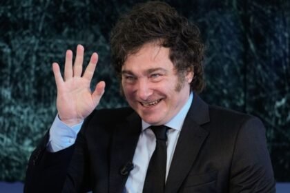 El presidente de Argentina, Javier Milei, durante la presentación de su libro “El camino del libertario”