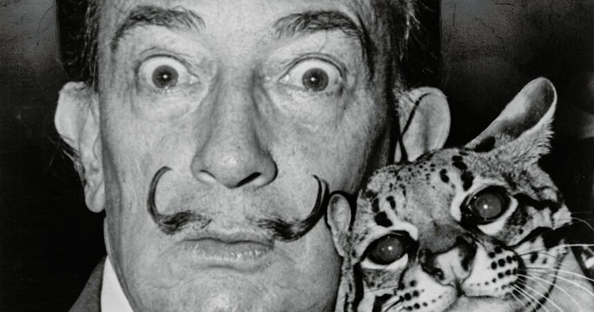 El extraño bigote de Dalí