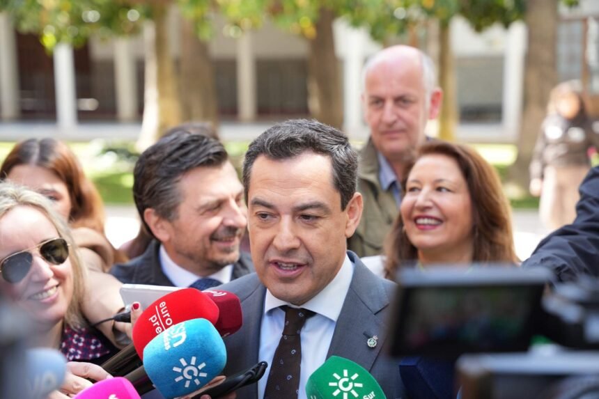 Moreno destaca "valía" de Crespo para ir en la lista de PP a Europa y anuncia cambio "tranquilo" en su Gobierno