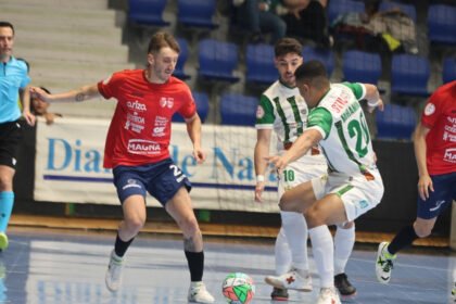 El Córdoba Patrimonio se choca contra el portero de Xota (3-2)