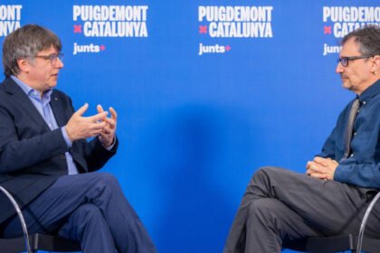 Puigdemont apuesta por una reforma jurídica del catalán y cree que el PSC está «alejado» de la lucha social por la lengua