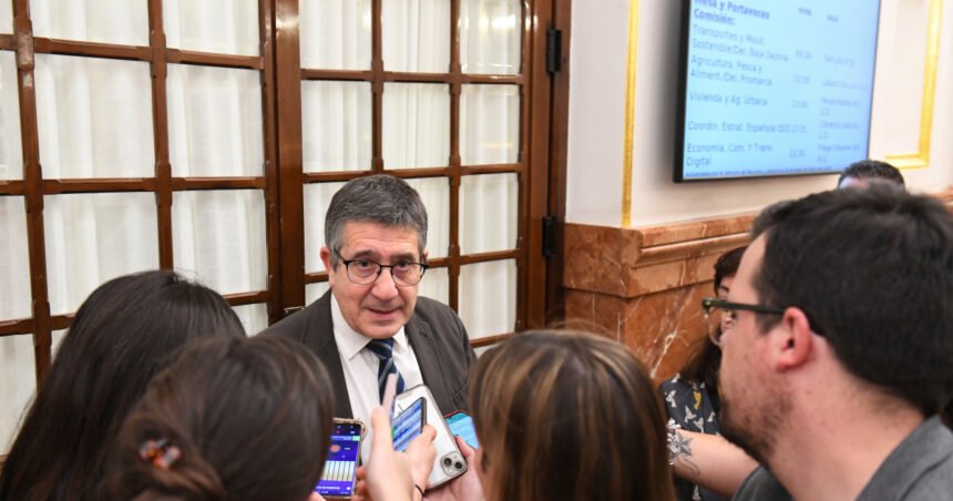 Patxi López llama «presidenta del Gobierno» a Begoña Gómez en el Congreso