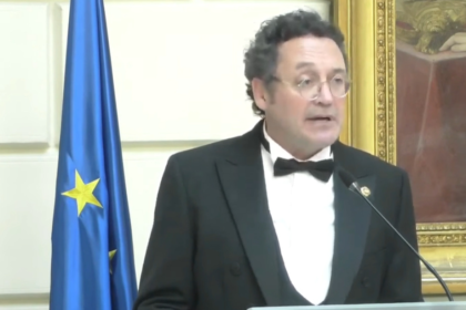 El fiscal general intenta blindar su nombramiento con una defensa doble ante el Supremo