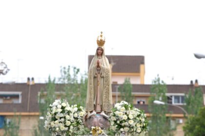 La Virgen de Fátima recorre el barrio que lleva su nombre