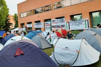 Las acampadas contra Israel versionan la canción de España en Eurovisión: "Si salgo sola, cae una bomba"