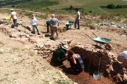 ¿Qué tendrían en común Aníbal Barca y este establo incendiado en el Pirineo?