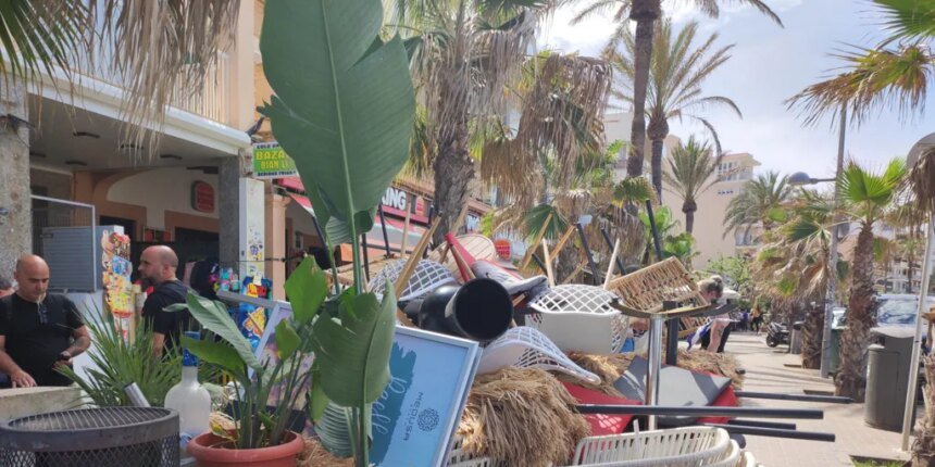 Una camarera del Medusa Beach Club de Palma: «Estoy en 'shock', vi caer a mi compañera desde la terraza»